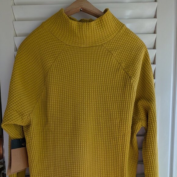 The North Face waffle Mock Neck Chabot Mineral Gold - Picture 3 of 6